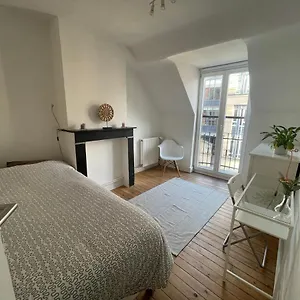 Habitación en casa particular Charming In Eu District, Bruselas